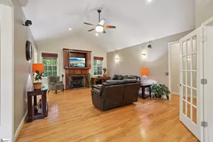 100 Paris Glen Way, Greenville, SC 29609 - Photo 8