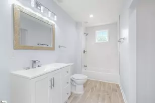 17 Furman St, Greenville, SC 29611 - Photo 24