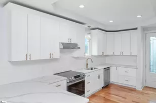 17 Furman St, Greenville, SC 29611 - Photo 4