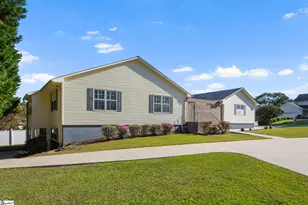 1 Sheridan Pl, Greer, SC 29650 - Photo 2