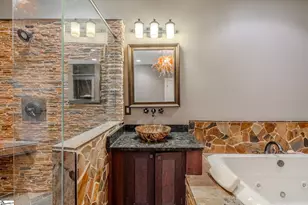 137 W Waters Edge Ln, West Union, SC 29696 - Photo 22