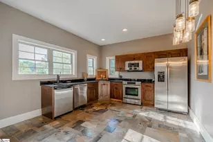 137 W Waters Edge Ln, West Union, SC 29696 - Photo 32