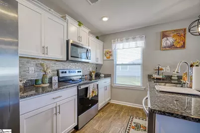 1210 N Norwhich Lane, Spartanburg, SC 29301 - Photo 4