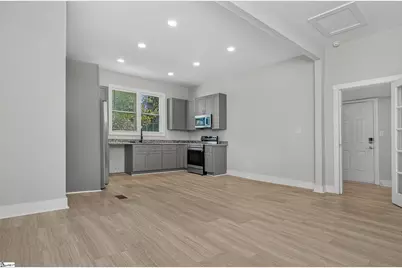 25 S Riegel Avenue, Ware Shoals, SC 29692 - Photo 8