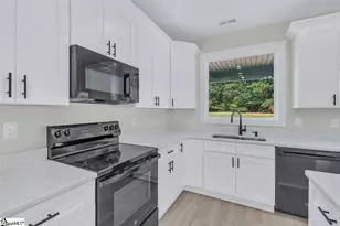 565 Bill Lattimore Rd, Chesnee, SC 29323 - Photo 8