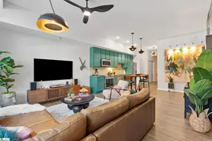 100 E Washington St, Greenville, SC 29601 - Photo 24