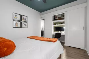 100 E Washington St, Greenville, SC 29601 - Photo 28