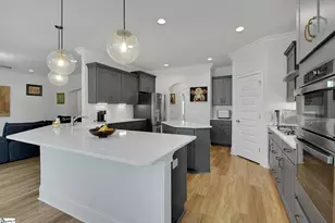 201 Tyrian Dr, Greenville, SC 29607 - Photo 14