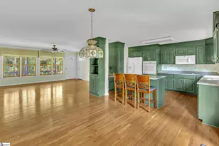 207 N Hogan Dr, Westminster, SC 29693 - Photo 8