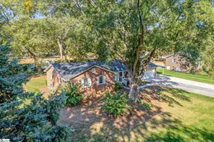 202 Wemberly Dr, Simpsonville, SC 29681 - Photo 2