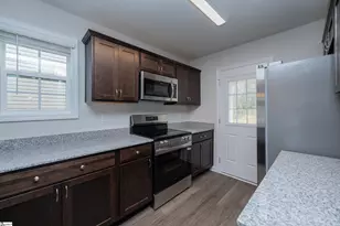 204 Waltham Ct, Greenville, SC 29617 - Photo 8