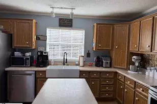 585 Mountain Creek Rd, Greenville, SC 29609 - Photo 16