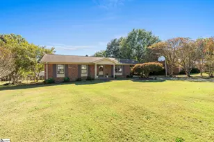 616 Heathwood Dr, Taylors, SC 29687 - Photo 2