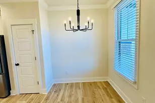 9 Hawthorne Ln, Greenville, SC 29605 - Photo 6