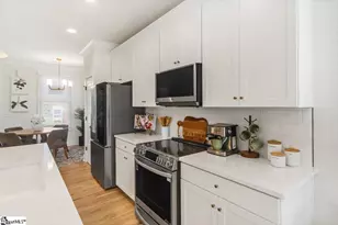 9 Hawthorne Ln, Greenville, SC 29605 - Photo 40