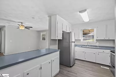 161 Oak Street, Boiling Springs, SC 29316 - Photo 10
