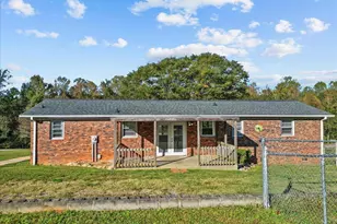 161 Oak St, Boiling Springs, SC 29316 - Photo 2