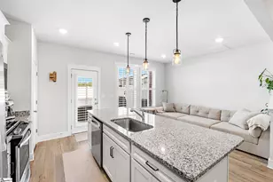 9 Mardale Ln, Greenville, SC 29609 - Photo 6