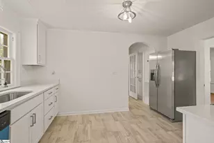 401 Rogers Ave, Greenville, SC 29617 - Photo 4