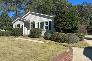 105 S Holland St, Clinton, SC 29325 - Photo 2