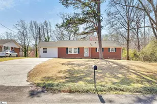 197 Stribling Cir, Spartanburg, SC 29301 - Photo 2