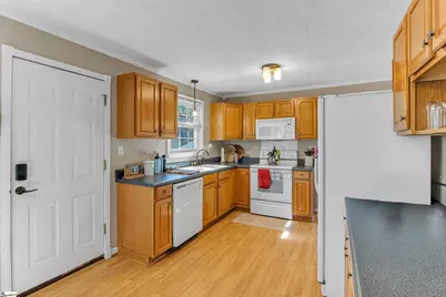 8 Pinecrest Drive, Williamston, SC 29697 - Photo 10