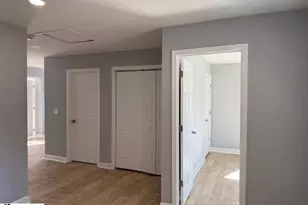 8 Bradley St, Greenville, SC 29611 - Photo 10