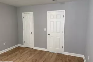 8 Bradley St, Greenville, SC 29611 - Photo 6