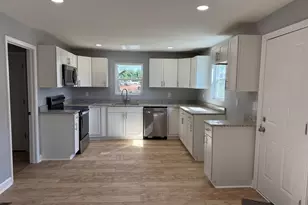 8 Bradley St, Greenville, SC 29611 - Photo 4