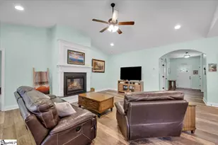 40 Glen Springs Rd, Travelers Rest, SC 29690 - Photo 8