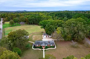 102 Westwood Cir, Pickens, SC 29671 - Photo 2