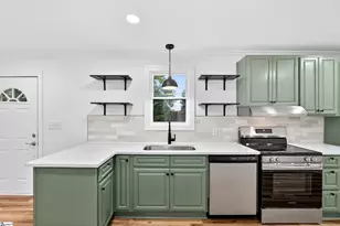 105 S Estate Dr, Greenville, SC 29605 - Photo 10