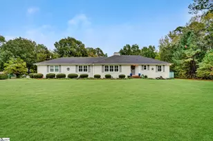 607 S Adair St, Clinton, SC 29325 - Photo 1