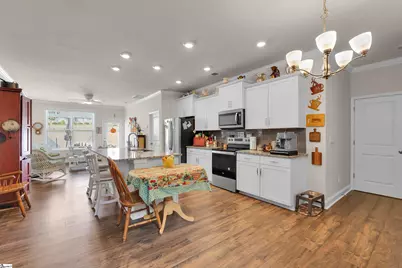 325 Cub Court, Greenville, SC 29609 - Photo 6