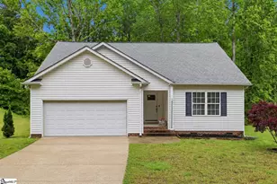 111 Woodvale Ave, Fountain Inn, SC 29644 - Photo 2