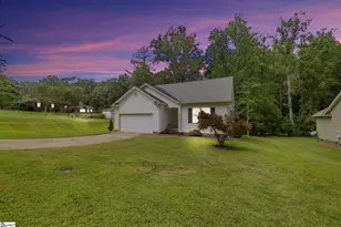 111 Woodvale Ave, Fountain Inn, SC 29644 - Photo 2