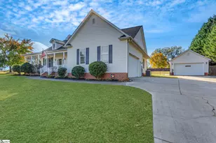 701 Brookdale Dr, Greer, SC 29651 - Photo 2