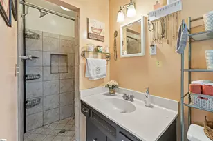 605 W Lee Rd, Taylors, SC 29687 - Photo 16