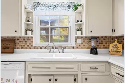 605 W Lee Road, Taylors, SC 29687 - Photo 6