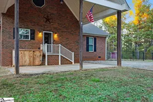 1907 Mountain Creek Church Rd, Starr, SC 29684 - Photo 2