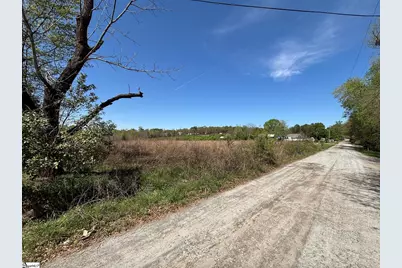 194-A Half Moon Road, Wellford, SC 29385 - Photo 2