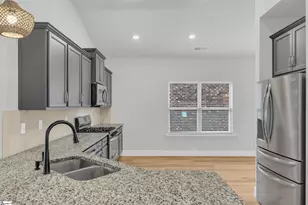 624 Lombard Dr, Boiling Springs, SC 29316 - Photo 8