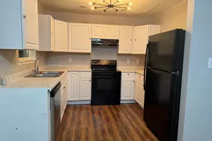 114 Celestial St, Spartanburg, SC 29306 - Photo 2