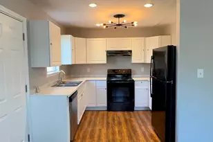 114 Celestial St, Spartanburg, SC 29306 - Photo 2