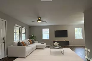 114 Celestial St, Spartanburg, SC 29306 - Photo 4