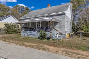 11 Beattie St, Laurens, SC 29360 - Photo 1