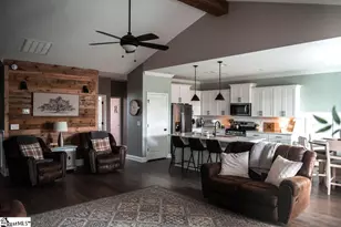 831 Orchard Valley Ln, Boiling Springs, SC 29316 - Photo 4