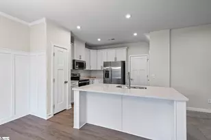 518 Martin Crk Dr, Simpsonville, SC 29680 - Photo 4