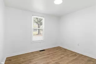 44 Clark St, Laurens, SC 29360 - Photo 18