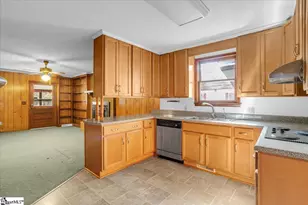 219 Greenbriar Dr, Simpsonville, SC 29680 - Photo 4